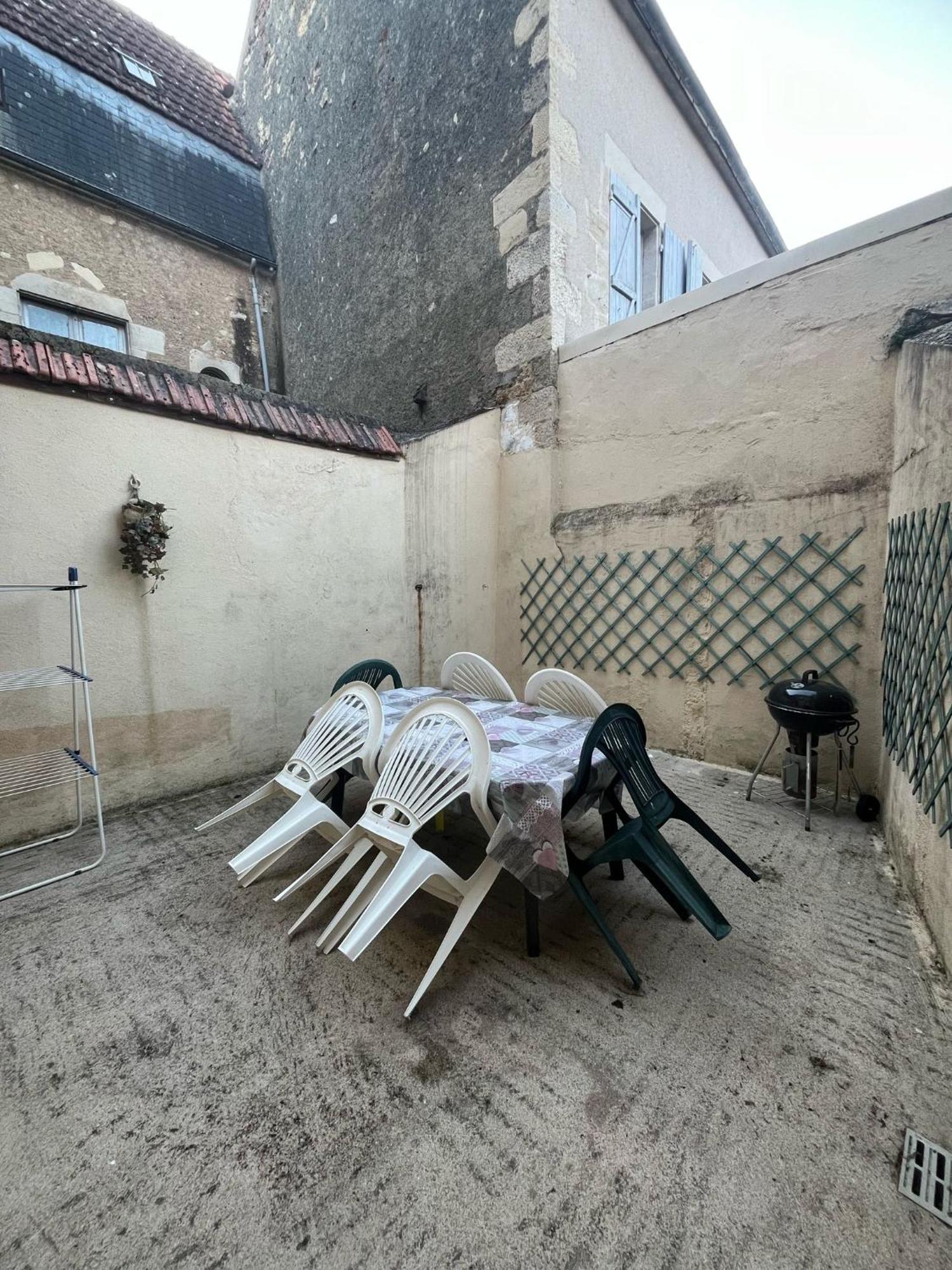 Le Gite Nivernais Varzy Bagian luar foto